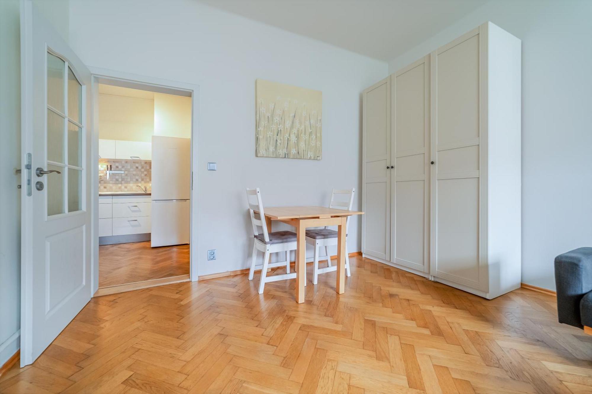 Lägenhet Spacious Central Budget-friendly By Rentez