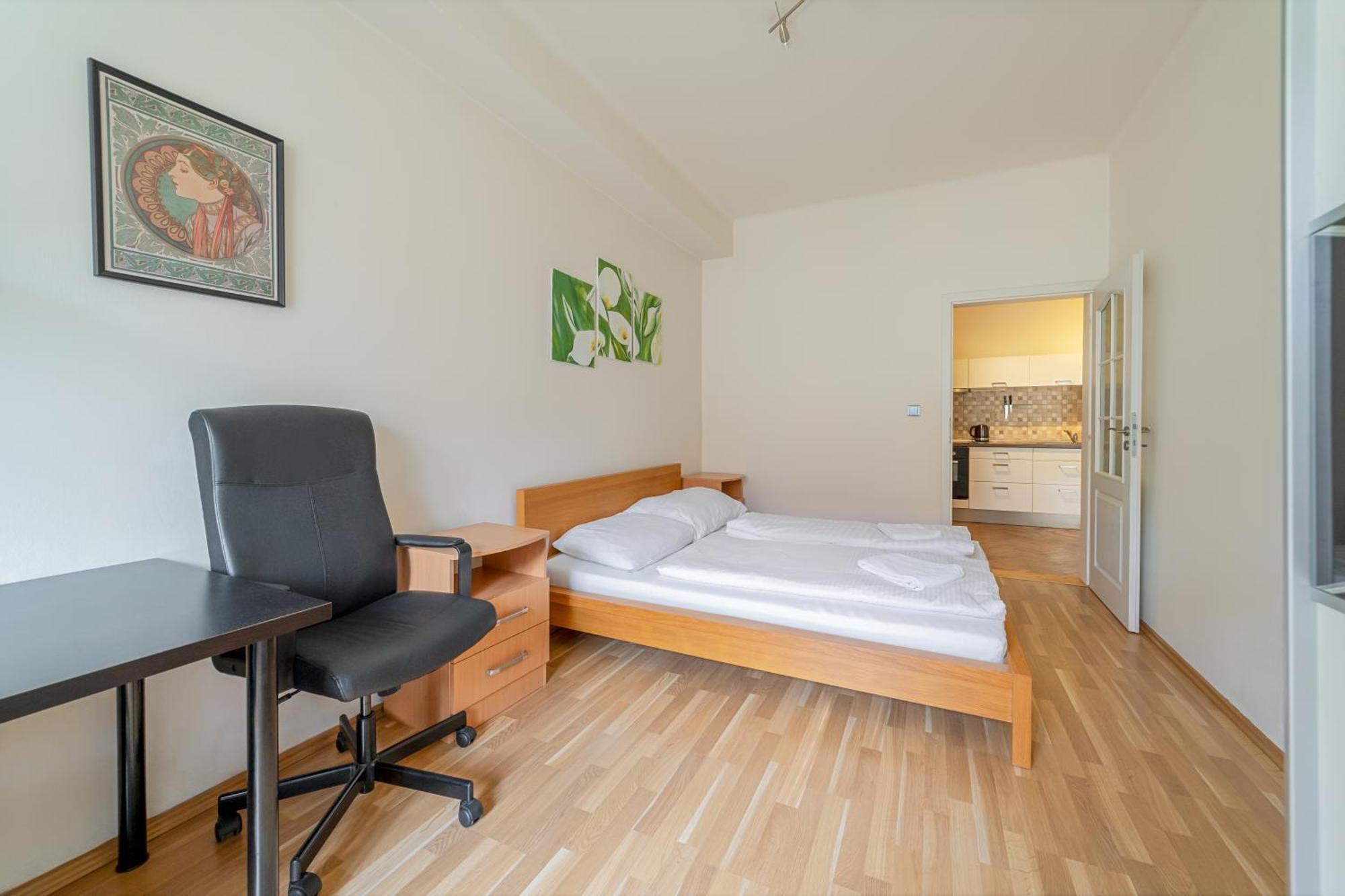 Lägenhet Spacious Central Budget-friendly By Rentez